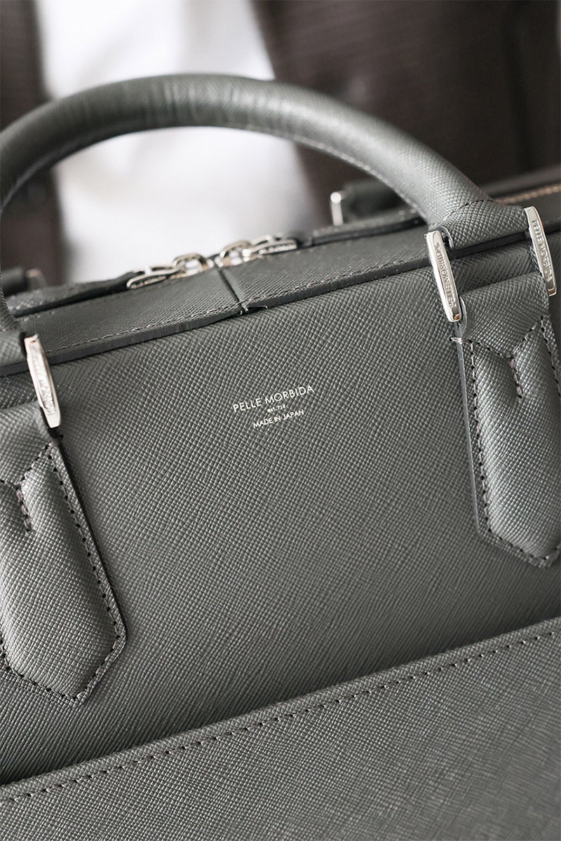 PELLE MORBIDA ペッレモルビダ Capitano キャピターノ エンボスレザー A4ブリーフケース 1室タイプ（ショルダーベルト付属） PMO-CA015