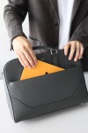 PELLE MORBIDA ペッレモルビダ Capitano キャピターノ エンボスレザー A4ブリーフケース 1室タイプ（ショルダーベルト付属） PMO-CA015