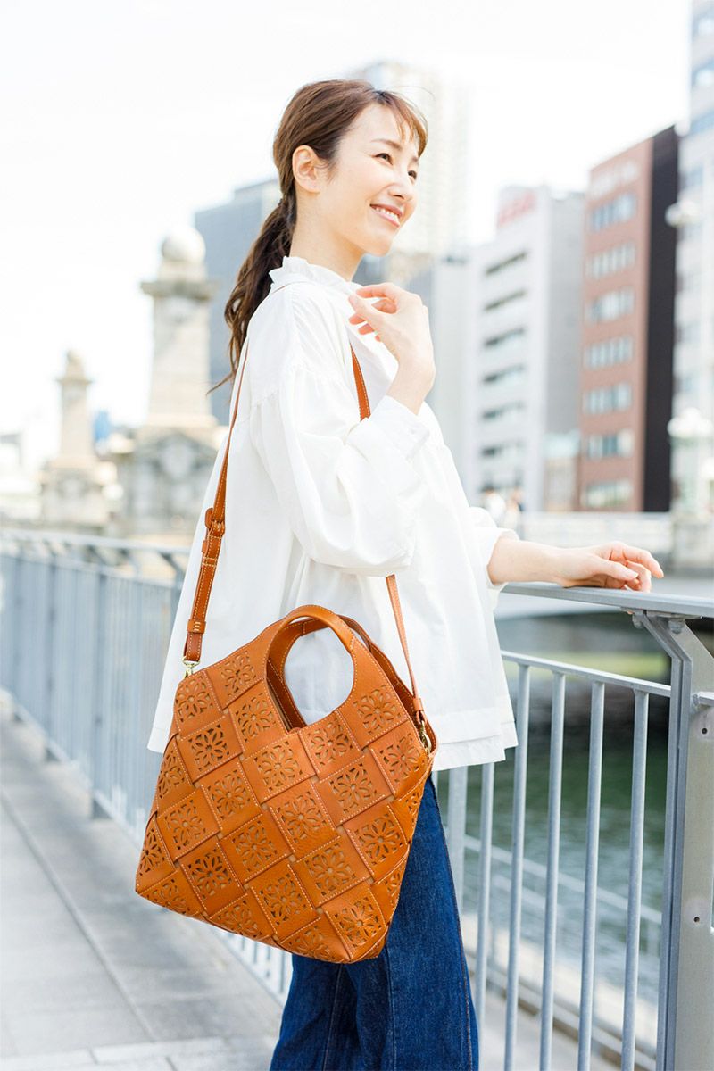【美品】genten トートバック　サスティナブルカットワーク 中 ゲンテン genten ゲンテン サスティナブルカットワーク 2WAYショルダーバッグ