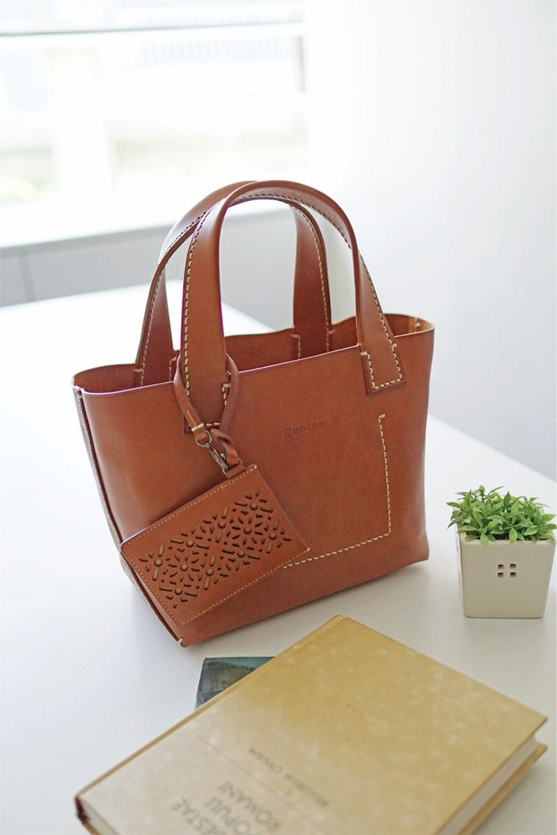 genten ゲンテン Dia cut work ダイヤカットワーク パスケース 43988