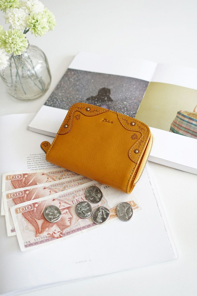 Dakota ダコタ マーゴット 小銭入れ付き二つ折り財布 0031600