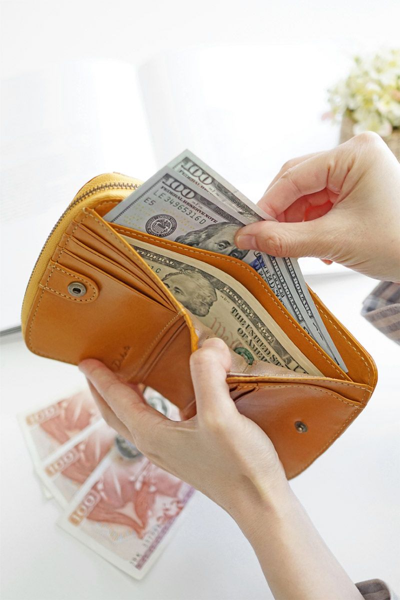 Dakota ダコタ マーゴット 小銭入れ付き二つ折り財布 0031600