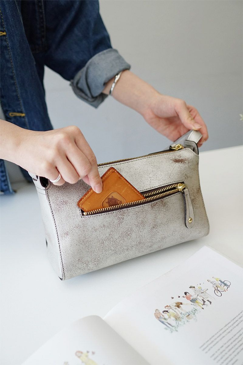 ゆうなつ。✨Dakota ダコタ ピット斜め掛けショルダーバッグ肩掛け Dakota ダコタ キューブ ショルダーバッグ 1034740 【穴あけ加工