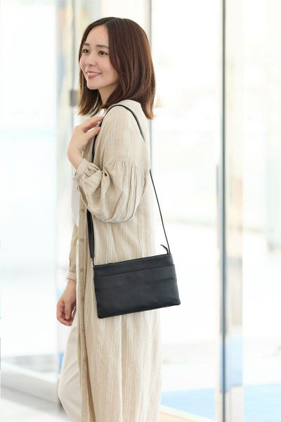 VIA DOAN ヴィア ドアン Zilda ジルダ 薄型ショルダーバッグ 7786