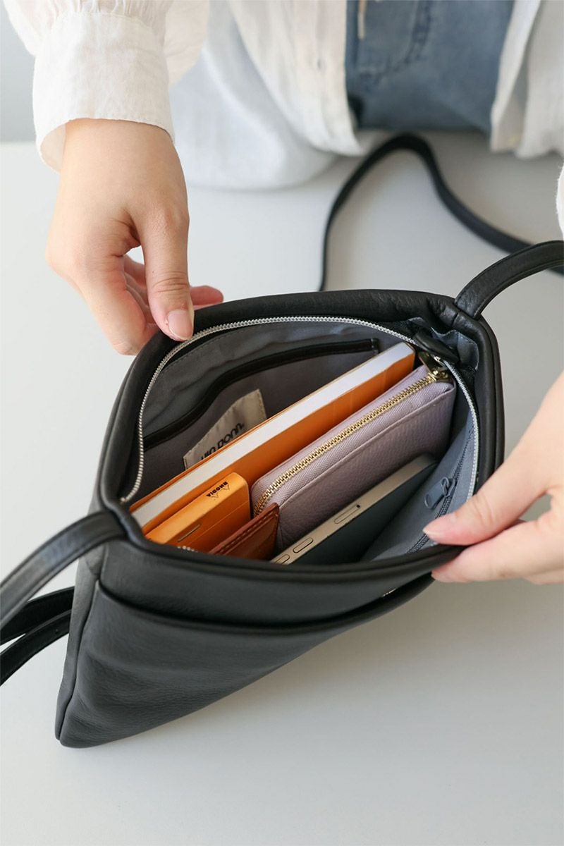 VIA DOAN ヴィア ドアン Zilda ジルダ 薄型ショルダーバッグ 7786