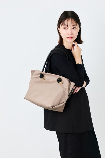 VIOLAd'ORO ヴィオラドーロ BIANCA ビアンカ ノットハンドルトートバッグM V-2175