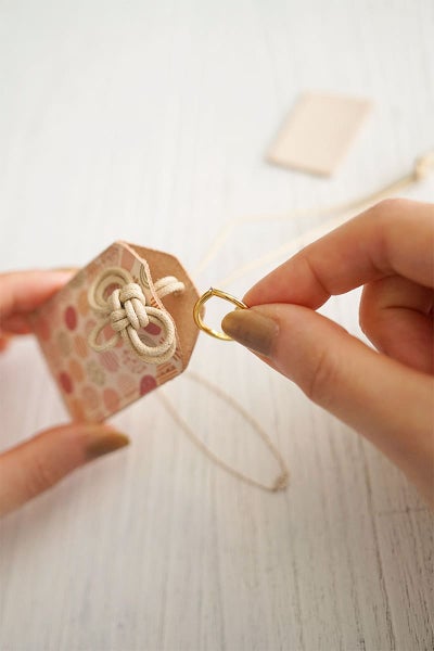 ★ お守り型革チャーム NA-92560