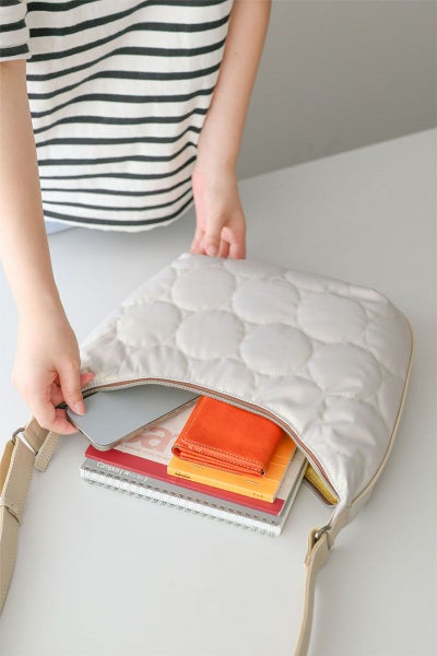 VIA DOAN ヴィア ドアン Parrot パロット 三日月型ショルダーバッグ 1284