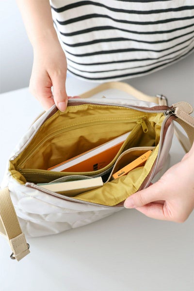 VIA DOAN ヴィア ドアン Parrot パロット 薄マチショルダーバッグ 1282