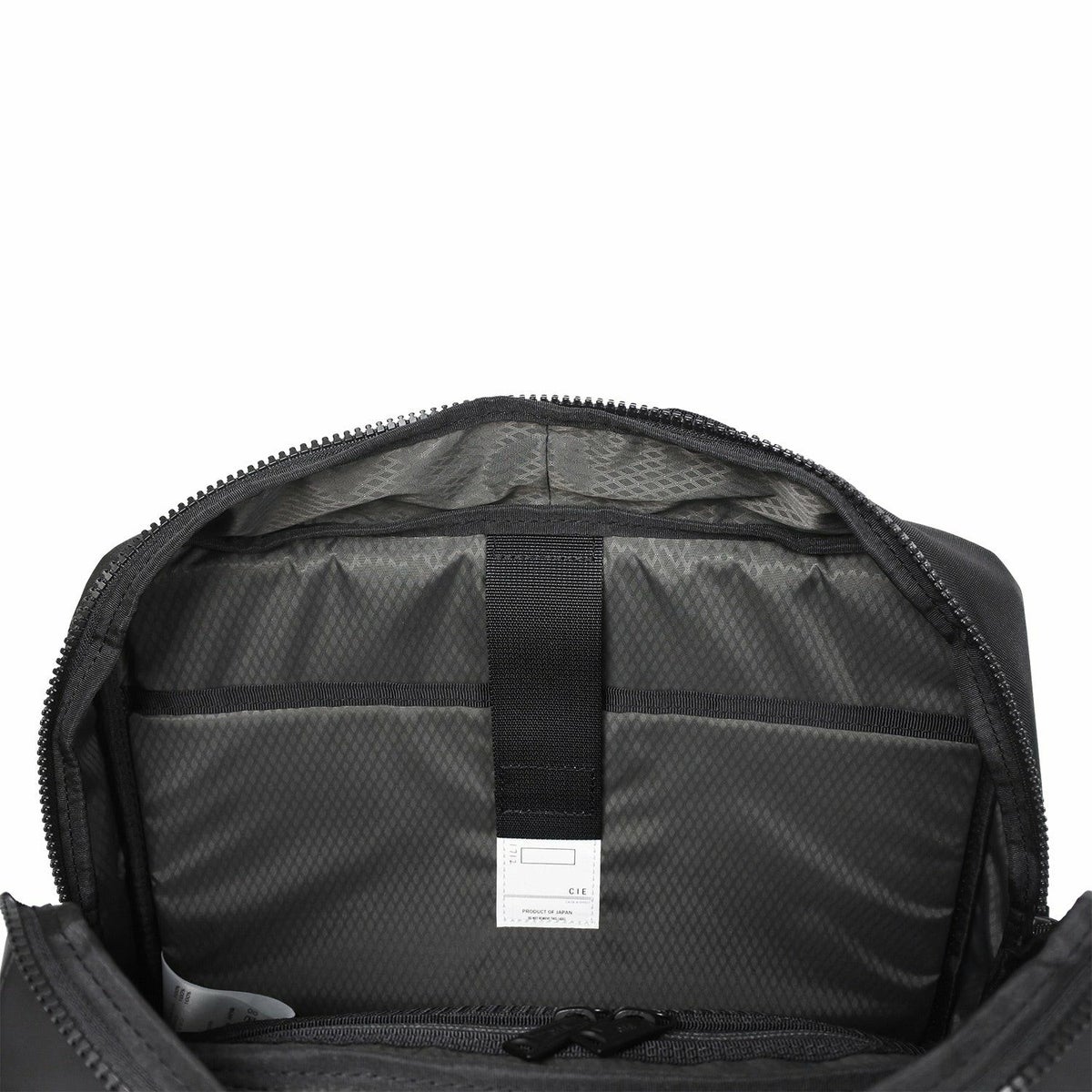 CIE シー LEAP スリングバッグ L 072302