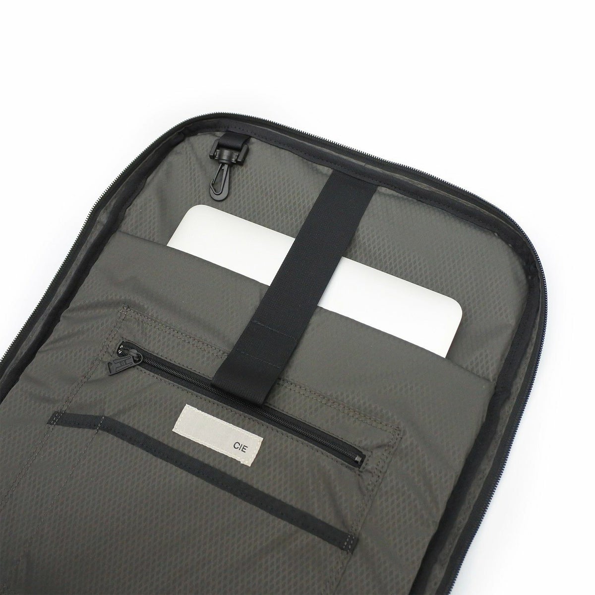 CIE シー GRID3 2WAYバックパック L 032059
