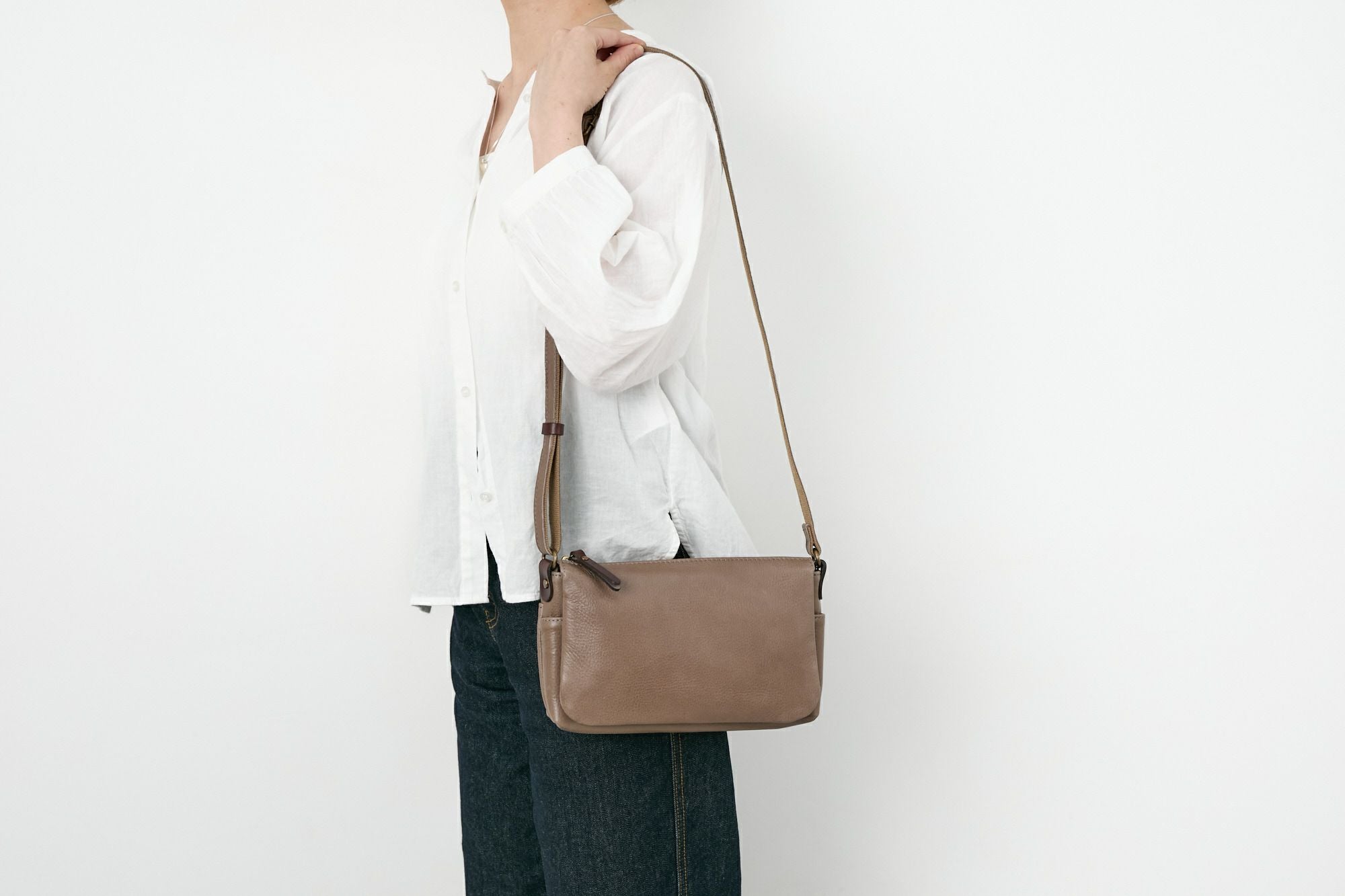 24時間以内発送 未使用品 希少カラー Leather Waist Bag box21 ボックス21 ケアリー ミニショルダーバッグ 1334253 | こだわり