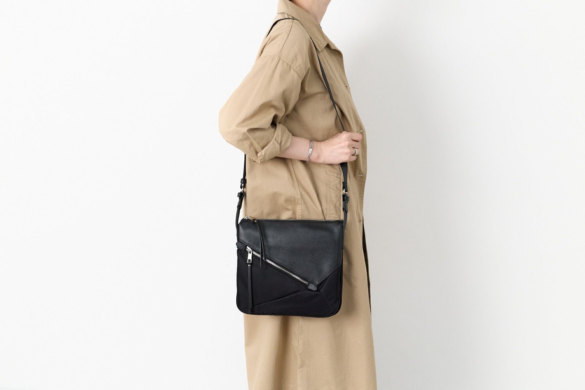 cavemptショルダーバック C.E / シーイー cavempt DEVELOPED LIGHT SHOULDER BAG（その他バッグ