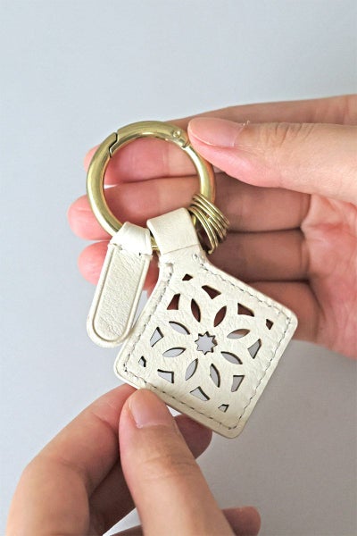 genten ゲンテン Argyle Cutwork アーガイルカットワーク キーリング 44818