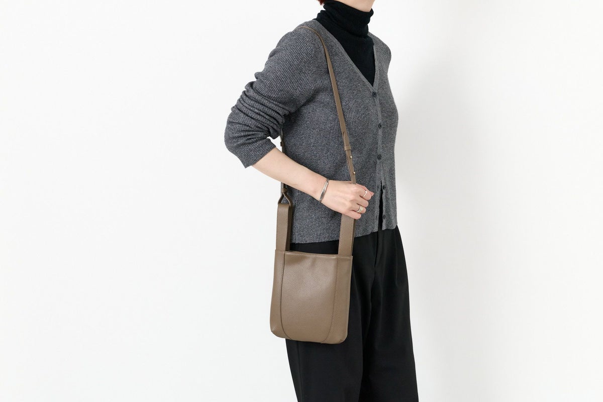 PELLE MORBIDA ペッレモルビダ Vela ヴェ－ラ ミニハンドルバッグ PMO-VE104