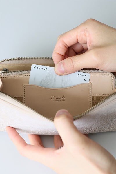Dakota BLACK LABEL ダコタ ブラックレーベル クレマ 小銭入れ付き長財布（ラウンドファスナー式 ） 0620134