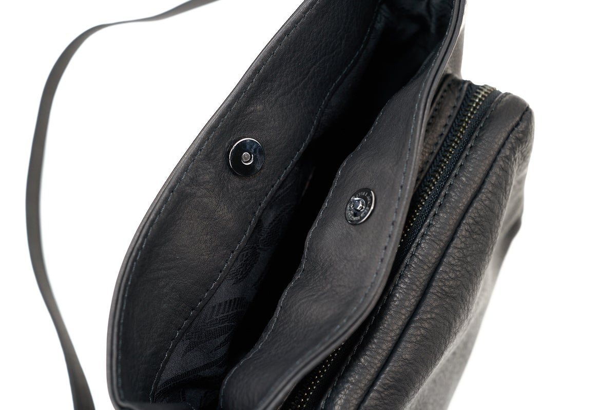 MR.OLIVE E.O.I ミスターオリーブ イーオーアイ IMPERMA-LEATHER インパーマレザー GUSSET POCKET COMPACT SHOULDER BAG ME652