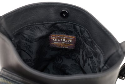 MR.OLIVE E.O.I ミスターオリーブ イーオーアイ IMPERMA-LEATHER インパーマレザー GUSSET POCKET COMPACT SHOULDER BAG ME652