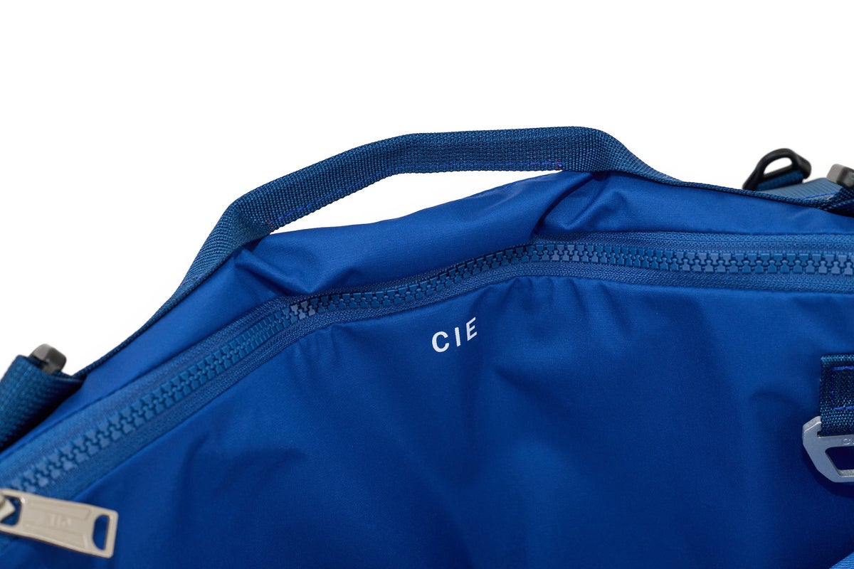CIE シー TENDER-2 ショルダーバッグ 042512