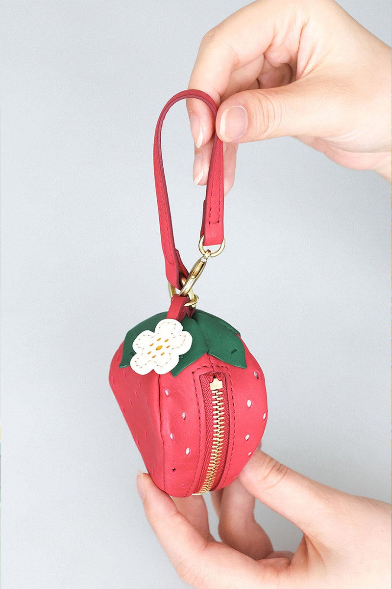 genten ゲンテン Fruit market フルーツマーケット 立体チャーム「いちご」 45048