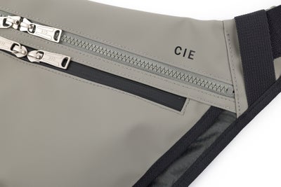 CIE シー VARIOUS スリングバッグ M 021830