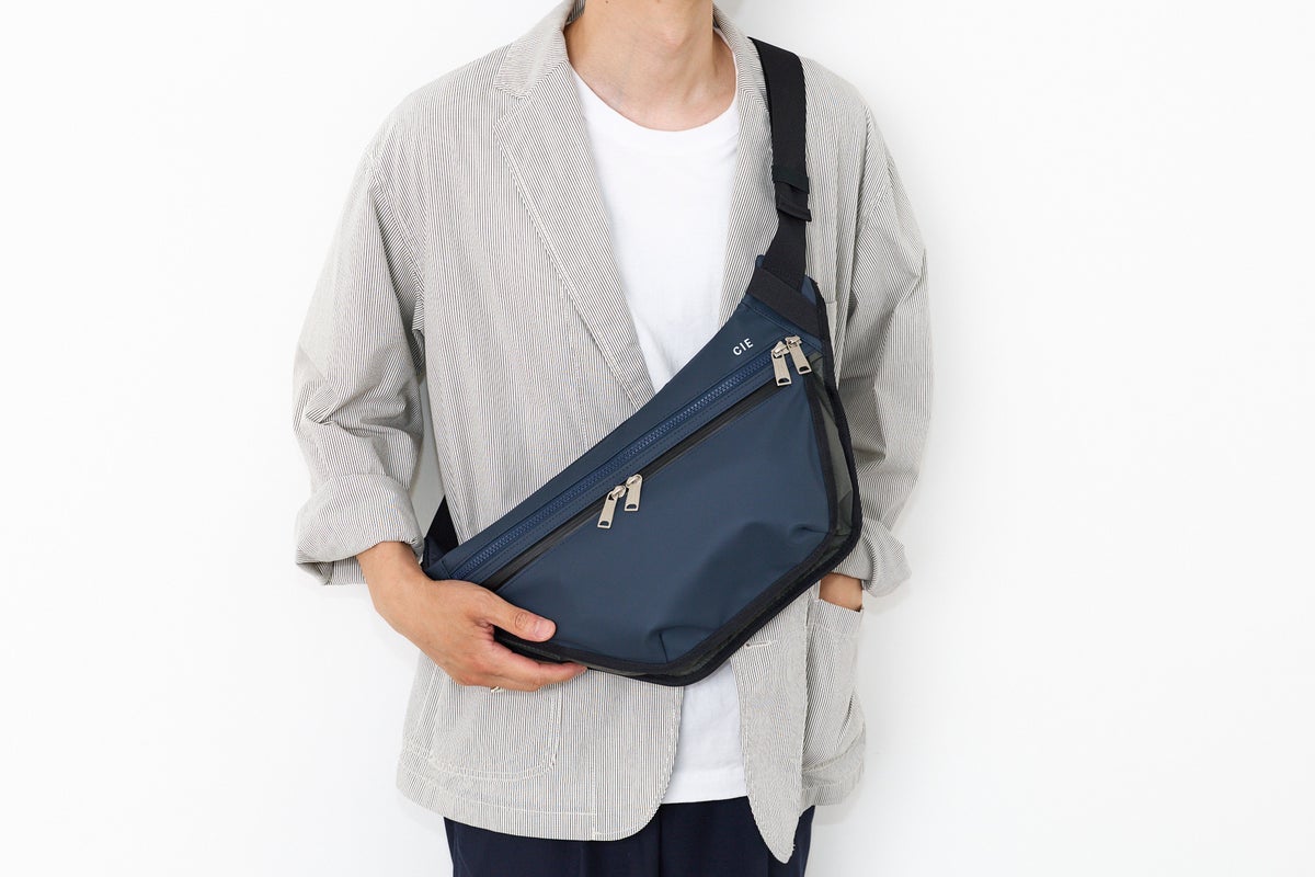 CIE シー VARIOUS スリングバッグ M 021830