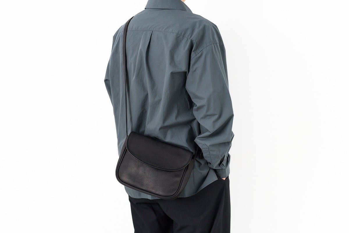 MR.OLIVE E.O.I ミスターオリーブ イーオーアイ IMPERMA-LEATHER インパーマレザー NEAT SHOULDER BAG ME668