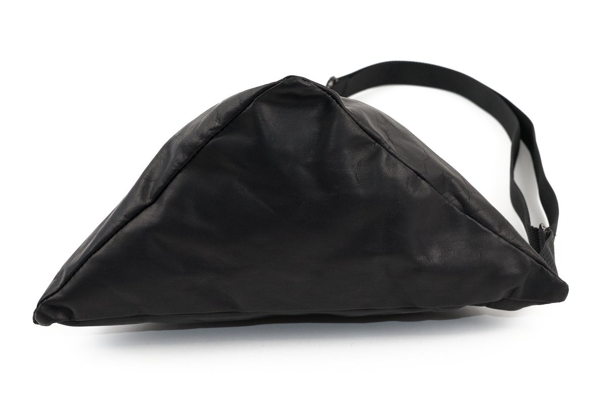 MR.OLIVE E.O.I ミスターオリーブ イーオーアイ IMPERMA-LEATHER インパーマレザー TRIANGLE BODY BAG ME696