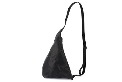 MR.OLIVE E.O.I ミスターオリーブ イーオーアイ IMPERMA-LEATHER インパーマレザー TRIANGLE BODY BAG ME696