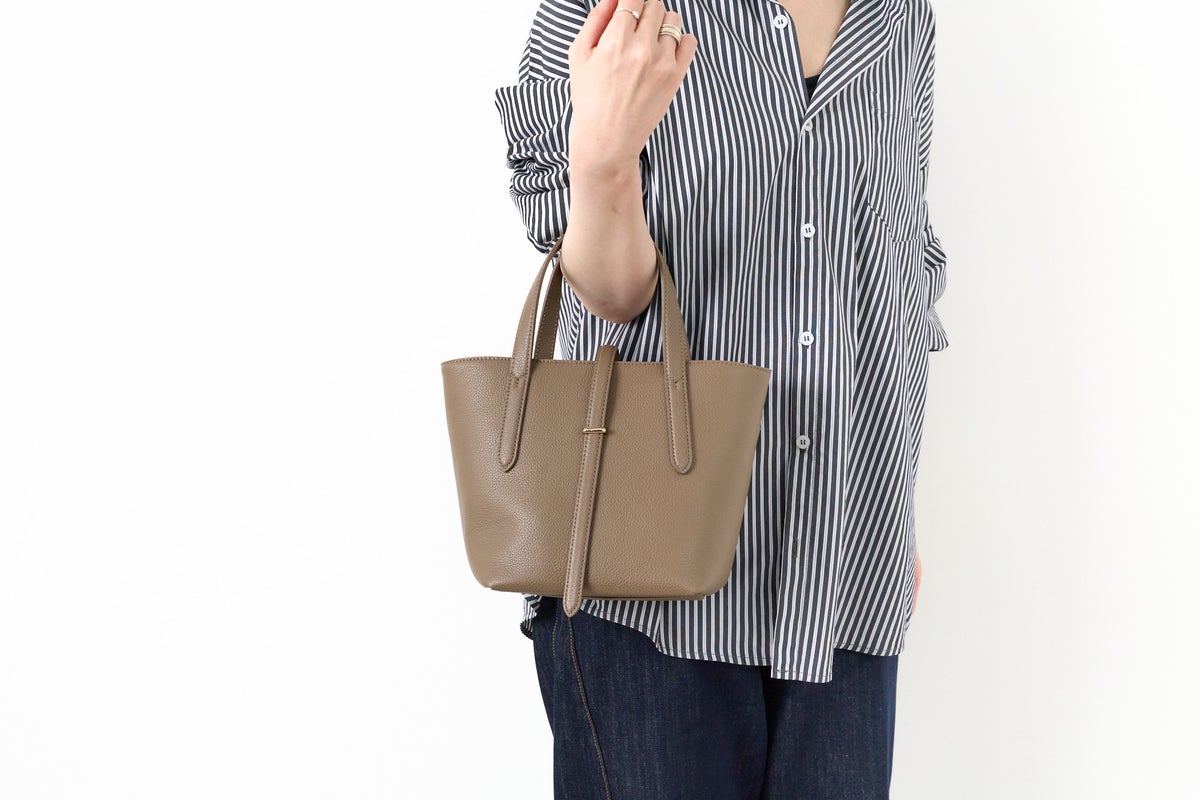 PELLE MORBIDA ペッレモルビダ Vela ヴェ－ラ ミニトートバッグ PMO-VE108