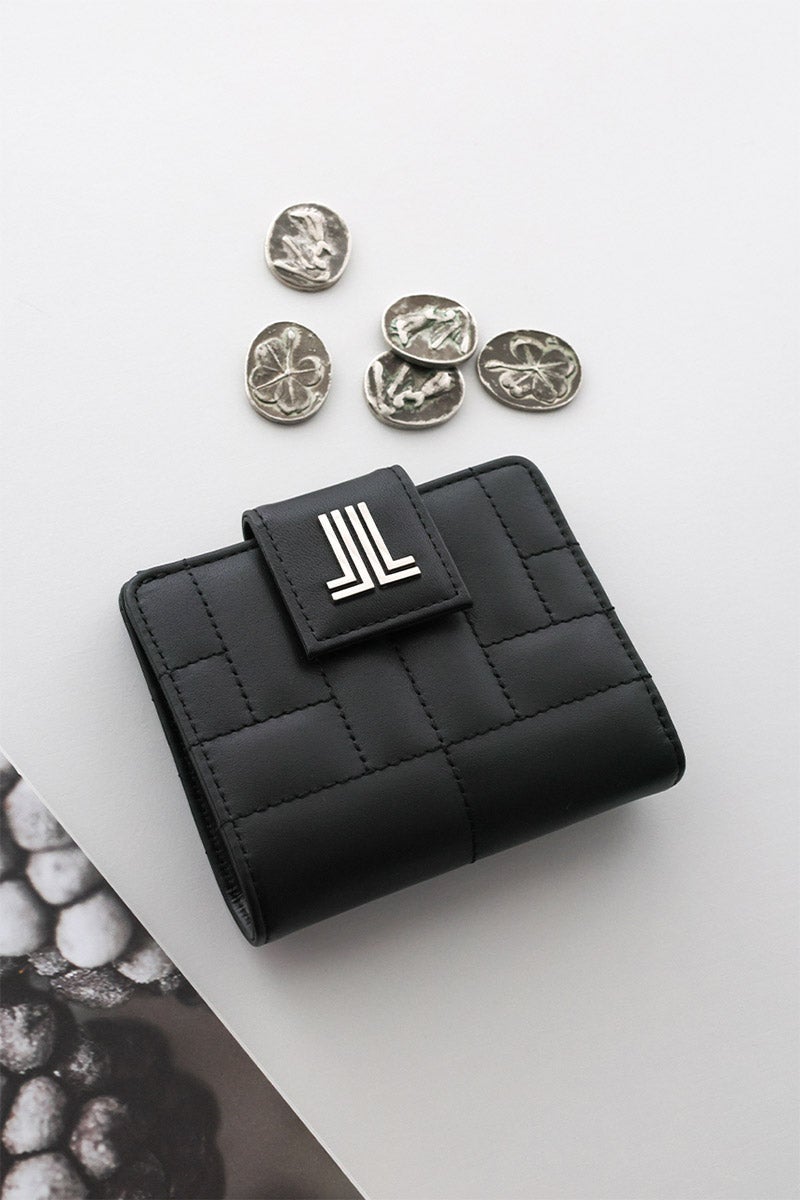 LANVIN en Bleu ランバン オン ブルー ベルシー 小銭入れ付き二つ折り財布 482663