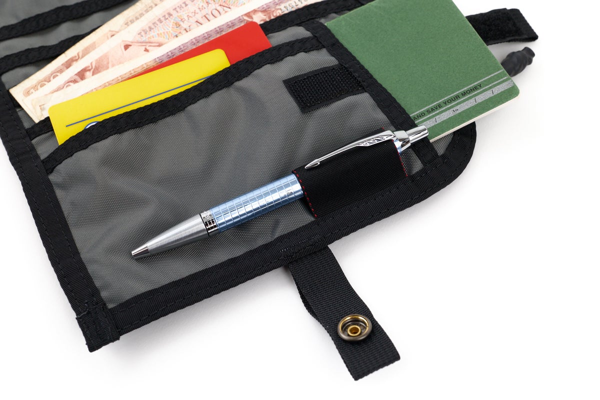 BRIEFING ブリーフィング LESIT FOLDING PASSPORT CASE BRA261G71